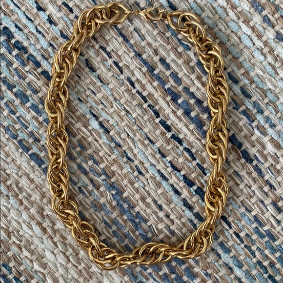Gold tone, heavy chain necklace - Picture 2 of 3